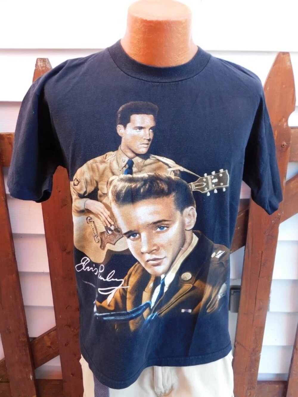 Vintage 90s 1996 Elvis Presley Military Uniform Retro Music Band Tee T-Shirt